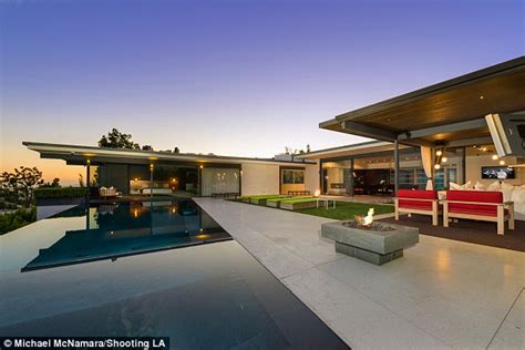 Matthew Perry Lists His Hollywood Hills Home For 135m Daily Mail Online