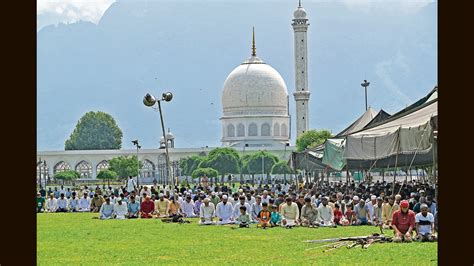 Gaiety Fervour Mark Eid In Kashmir Hindustan Times