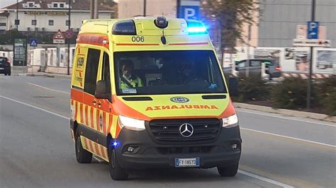 Ambulanza SUEM 118 Treviso In Emergenza Italian Ambulance Responding