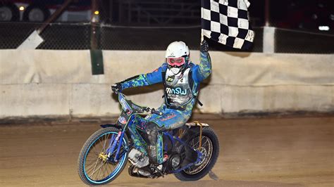 Tamworth Speedway Michael West Wins Dramatic U Speedway Title