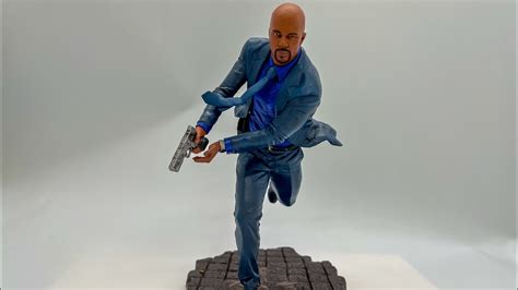 Diamond Select Cassian Gallery Statue Review Youtube