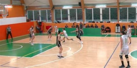 Torino Teen Basket Cade Contro La Corazzata Basket Team Crema