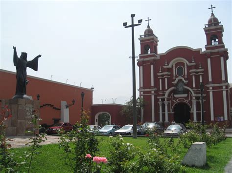 Visitando El Santuario De Santa Rosa De Lima