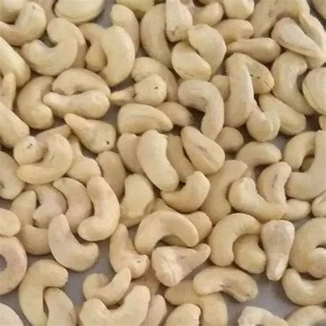 Natural Halves Raw Cashew Kernels Packaging Type Vacuum Bag