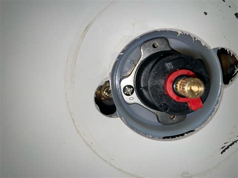 The shut off valve on my shower manifold will not turn. : r/Plumbing