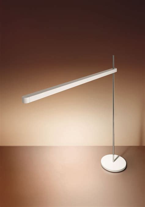 Talak Professional Lampada Da Tavolo Ad Altezza Regolabile By Artemide