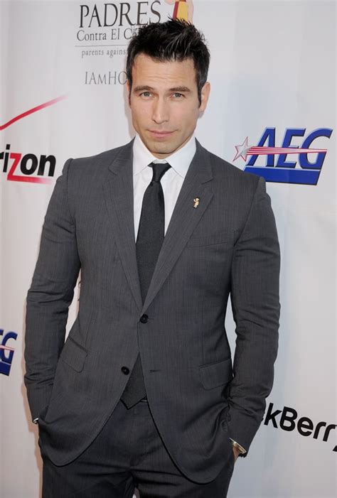 Rafael Amaya Sexiest Pictures Popsugar Latina Photo