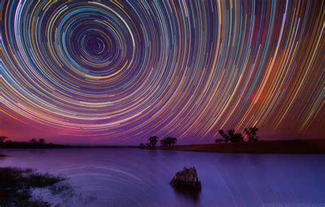 Startrails Des sentiers d étoiles dans le ciel australien