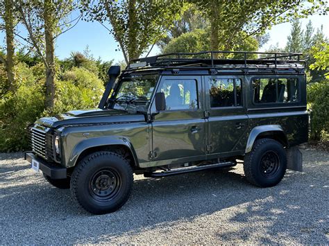 Land Rover Defender Bains Classic Motor House