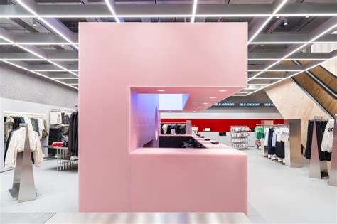 Bershka's new store in Milan by OMA | Elle Decor