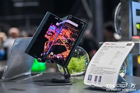 TCL lança o primeiro smartphone triplamente dobrável do mundo 7 85