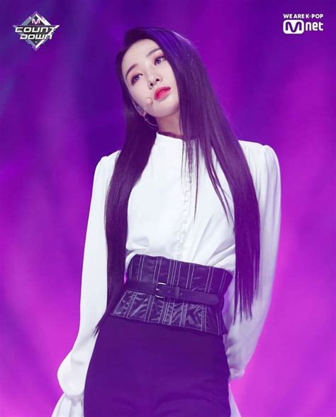 Pin By Sleepy On Loona Yves Korean Celebrities Kpop Girls Stage Outfits