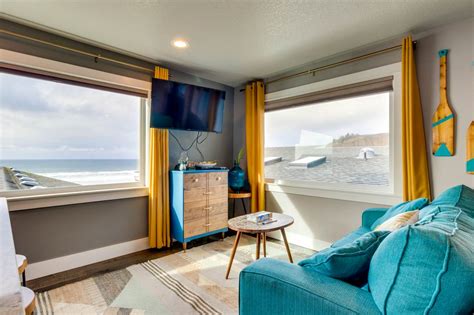 Mid Rock Overlook 6 2 Bd Vacation Rental In Oceanside Or Vacasa