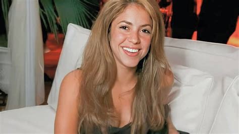 En La Playa Y Con Diminuto Bikini La Foto De Shakira Que Piqué Quiere