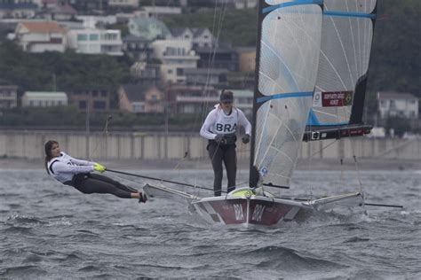 Brasil Conquista A Medalha De Ouro Na Vela Martine Grael E Kahena Kunze