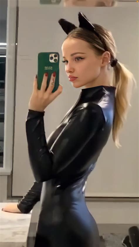 Dove Cameron Catwoman Via Insinstagram Dove Cameron Style Dove Cameron Bikini Beauty Girl