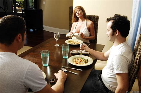 Anal Big Booty MILF Blonde PAWG Darla Crane 0321 Porn Pic