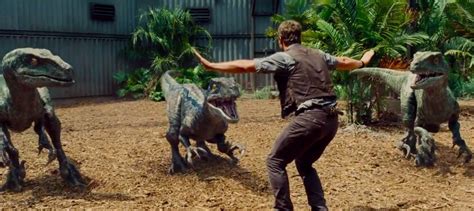 GEEK OUT! JURASSIC WORLD full-length trailer #2 is full of new dino ...