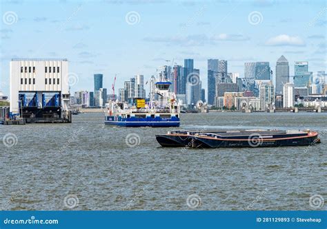 Car Ferry Approaches Woolwich Ferry Terminal on River Thames Editorial ...