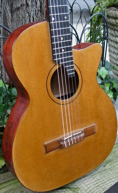 Maccaferri Classical Guitar Cutaway Round Sound Hole Mario