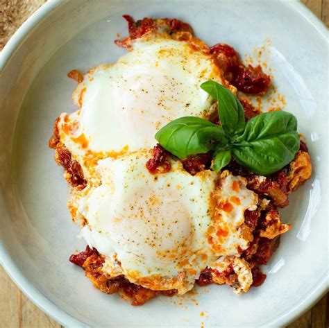 Greek Style Shakshuka The Recipe Is Up And If You’ve Got Some Of My Tomato And Red Pepper Sauce