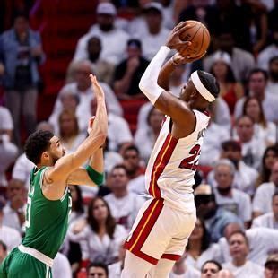 Miami Heat Boston Celtics wynik i relacja z 1 meczu finału