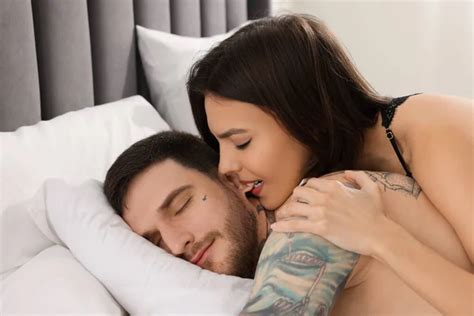 Hacer El Amor En Cama Fotos De Stock Im Genes De Hacer El Amor En Cama