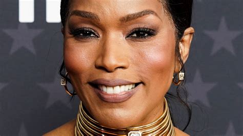 Angela Bassett Makes Mcu History With Her Oscar Nomination For Black Panther Wakanda Forever