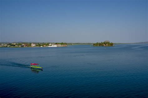 How to get from Tikal to Flores, Guatemala