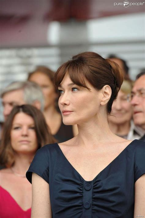 Photos Carla Bruni Assiste Au D Fil Du Juillet Carla