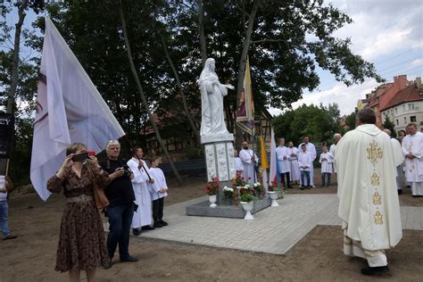 Poświęcenie figury Oczekującej Matki Bożej w Legnicy zobaczcie zdjęcia