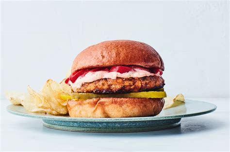 30 Best Burger Recipes (and Tips on How to Cook Them to Perfection ...