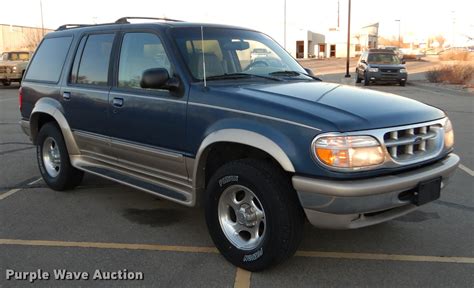 1998 Ford Explorer Eddie Bauer Suv In Manhattan Ks Item Dc0329 Sold