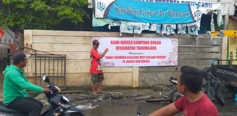 Warga Protes Kondisi Jalan Yang Tak Kunjung Diperbaiki Ini Kata Lurah