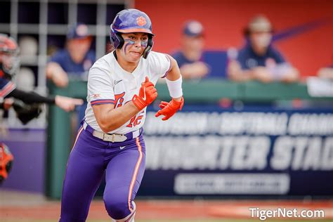 Clemson Softball Photo Of Alia Logoleo And Auburn And Ncaaregional