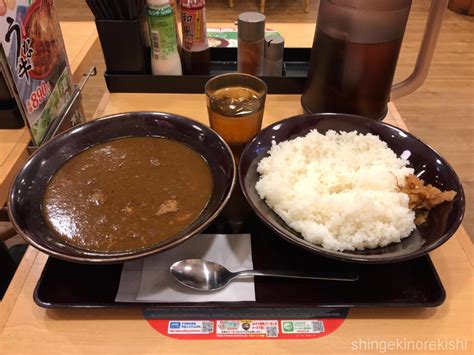 巨大カレー 「すき家」でキングカレー（カレーキング） 24時間営業・年中無休 デカ盛り★進撃の歴史（メガ盛り・特盛・大盛りetc）世界一のデカ