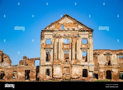 Ruine Der Ruine Des Mittelalterlichen Ruins Stockfotos Und Bilder