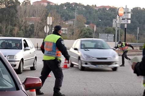 Condutor Foge A Opera O Stop E Quase Atropela Agentes Da Psp Pressnet