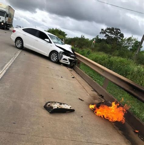 Motocicleta Pega Fogo E Condutor Morre Em Colis O Na Br Capital