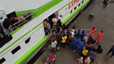 Penambahan Kapal Penumpang Di Pelabuhan Nusantara Kendari Antara Foto