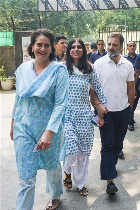 Lok Sabha Phase 6 Election Voting In Delhi Photos Oneindia