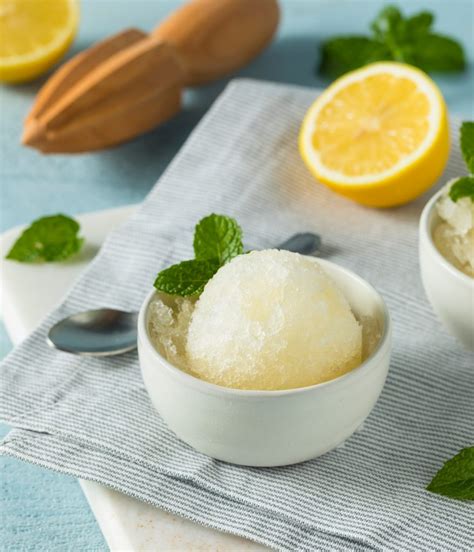 Sorbetto al Limone Zitronensorbet Rezept für den Sommer adorano