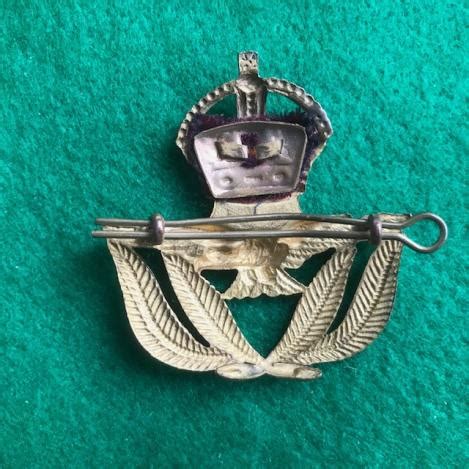 Bob Sims Militaria WWII Royal Air Force Warrant Officer Cap Badge