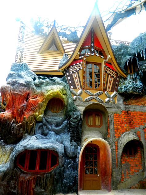 Hang Nga House “Crazy House” - Dalat, Vietnam - Travel Moments