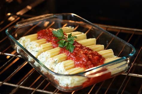 how long to cook manicotti in oven