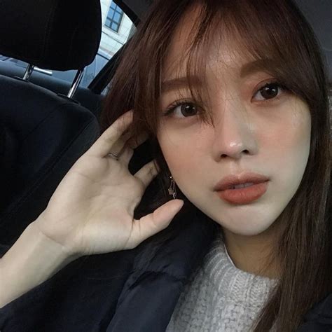 Hot girl châu Á đổi tóc dịp năm mới người cắt mái xinh ngất người xén cả chục centimet tóc