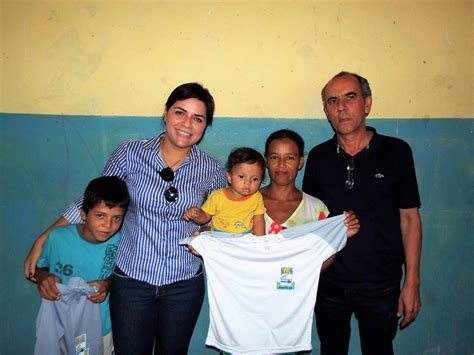 Prefeitura Entrega Uniformes Aos Alunos Da Rede Municipal Prefeitura