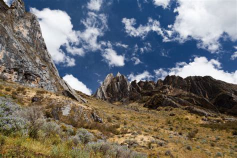 300+ Cordillera Huayhuash Photos Stock Photos, Pictures & Royalty-Free ...