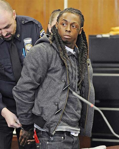 Ilustrada Rapper Lil Wayne Sai Da Cadeia Após Oito Meses Preso 04 11 2010