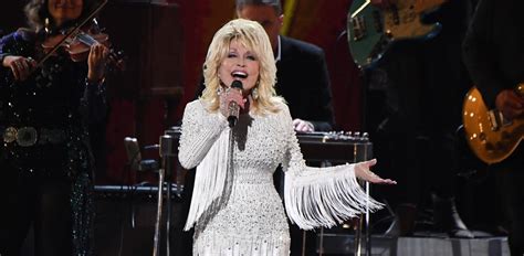 Dolly Parton Jokes She Hopes To Die While Performing